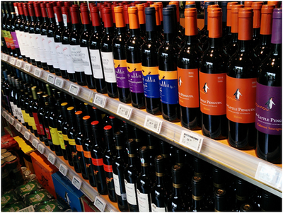 1919穩居天貓618酒類銷售第一 酒瓶連起來可繞標準跑道62圈